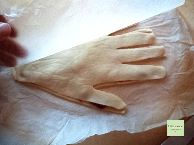 quitar el papel de horno