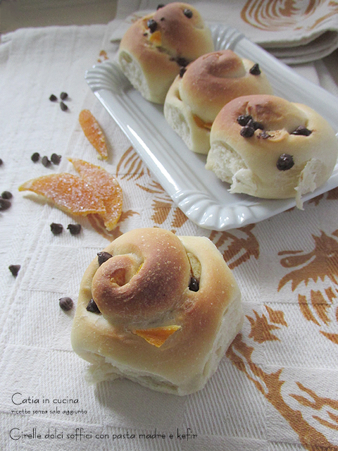 rollos dulces suaves con masa madre y kéfir