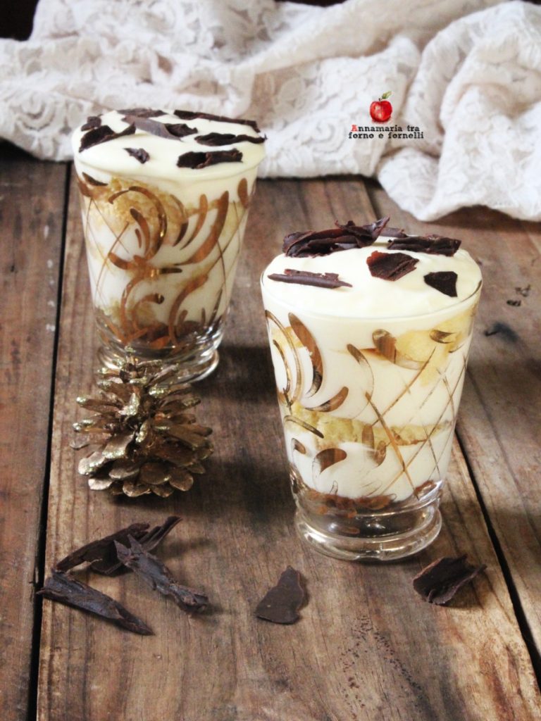 vasos de pandoro y crema de mascarpone