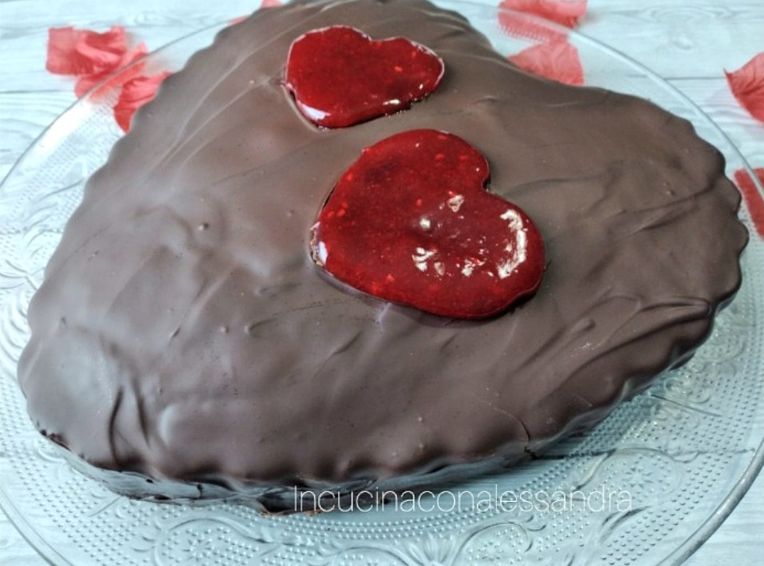 Tarta corazón a la naranja y chocolate