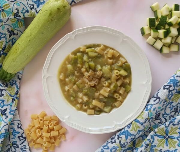 Sopa de tubetti y calabacines