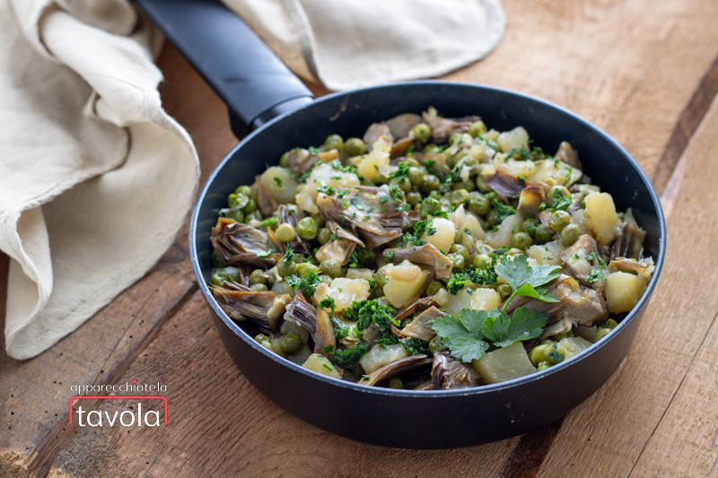 Alcachofas y guisantes con patatas