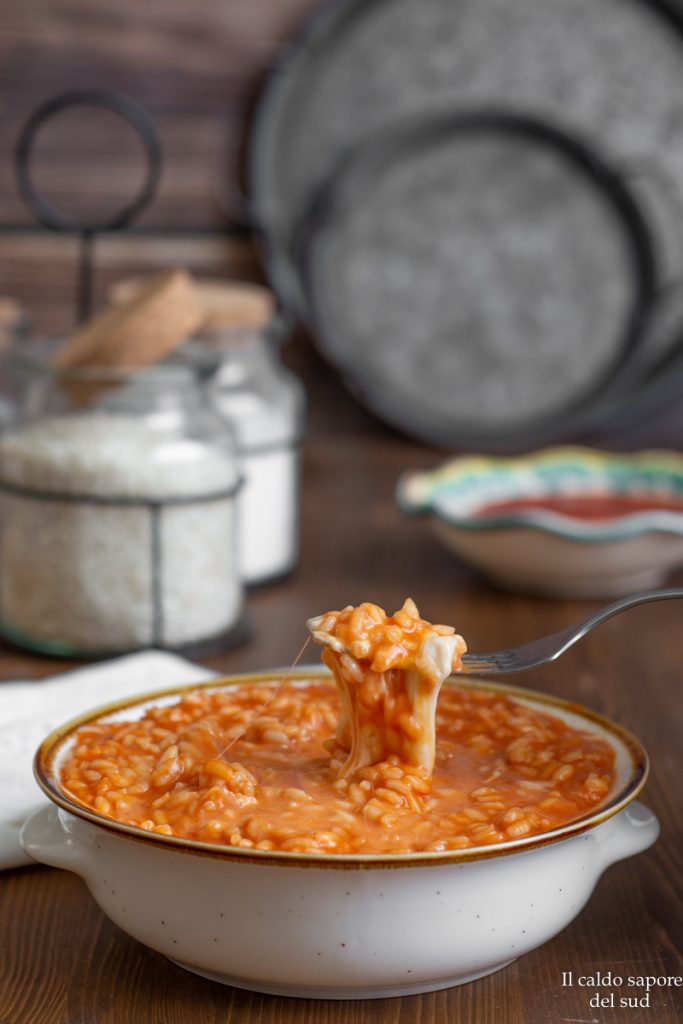 Arroz fundente con mozzarella y tomate