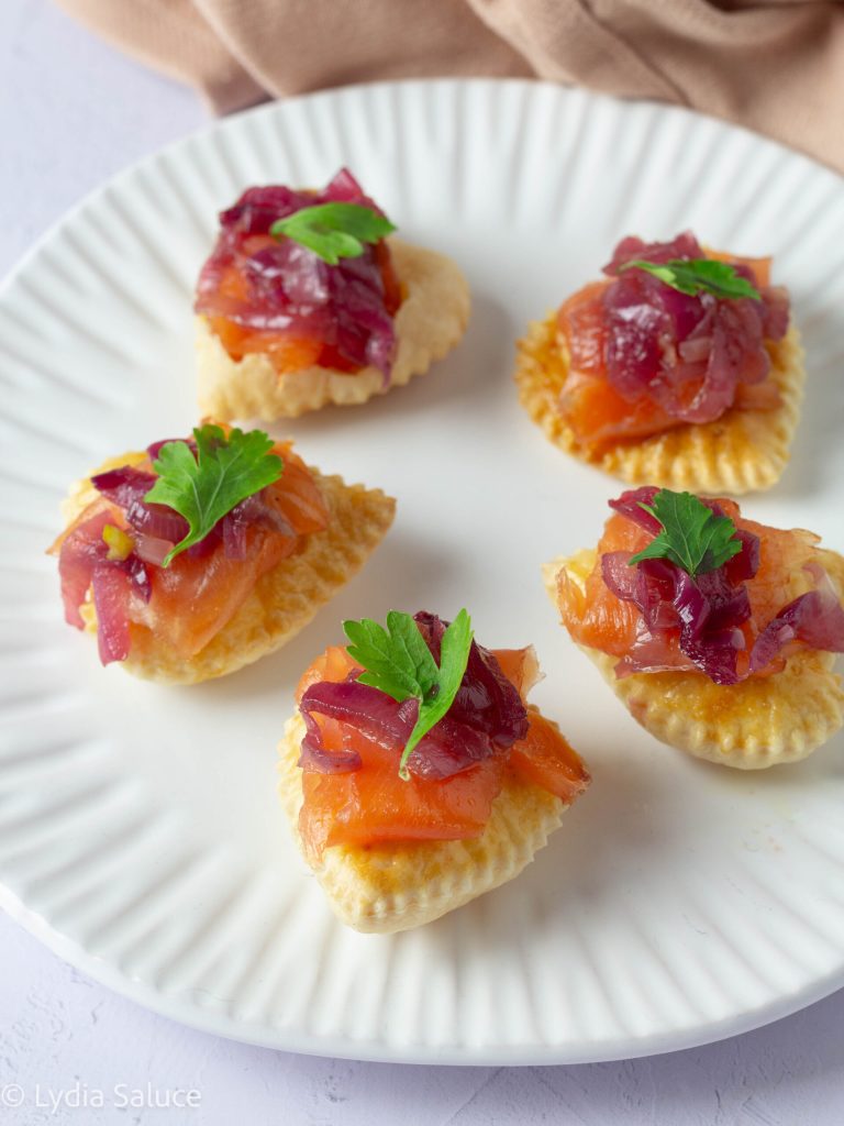 Corazones de hojaldre con salmón