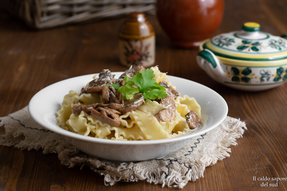 Pasta con setas salteadas