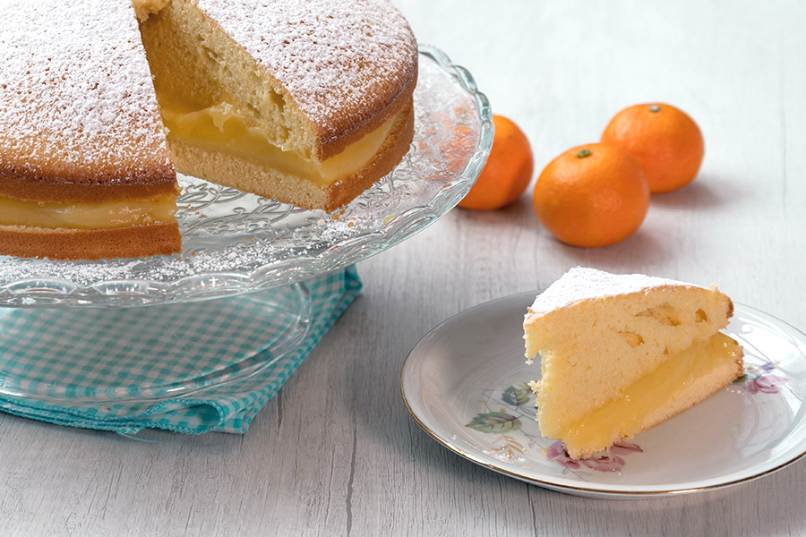 Tarta rellena con crema de mandarina