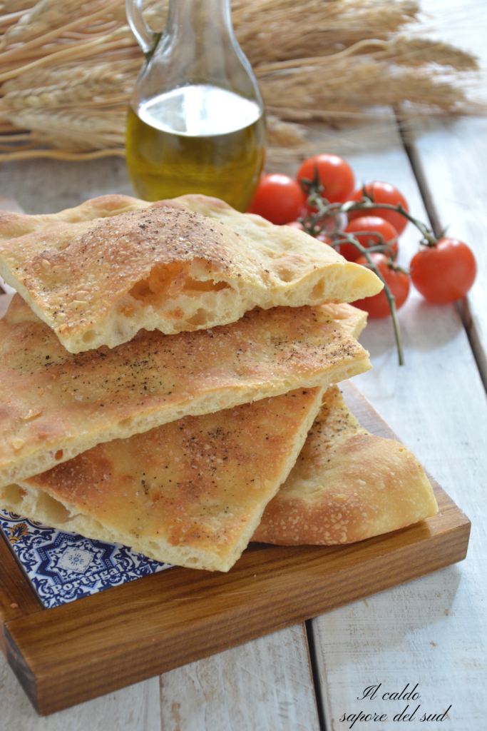 Focaccia baja y crujiente