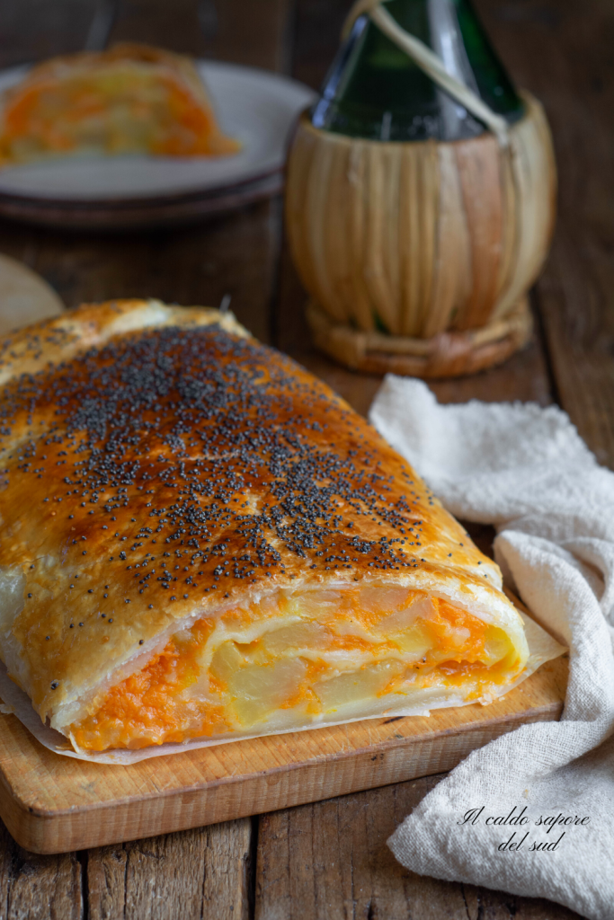 Strudel salado de calabaza y patatas con masa de hojaldre