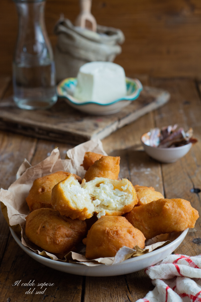 Crispelle sicilianas con anchoas y ricotta receta original