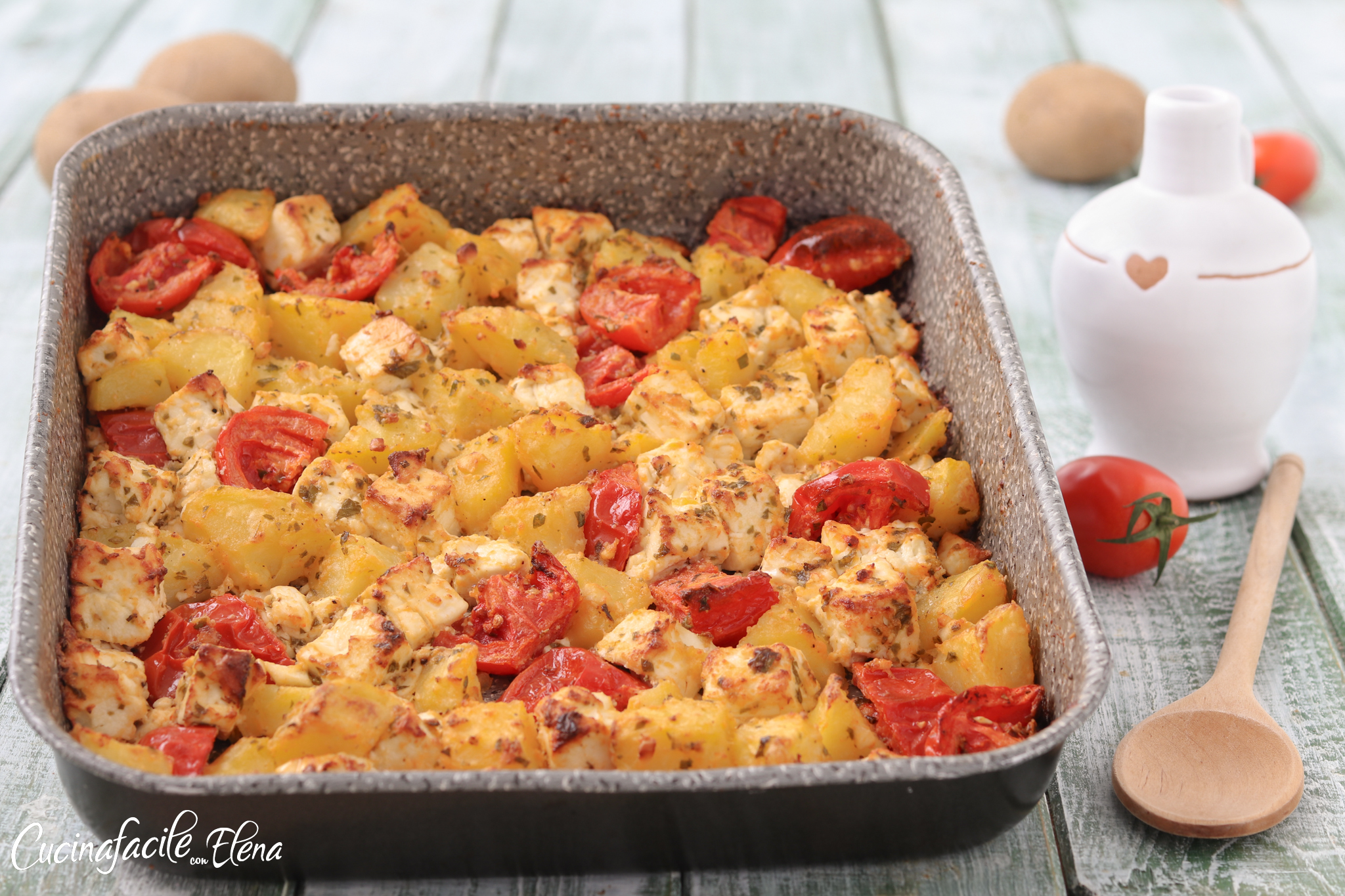 Feta con patatas y tomates cherry