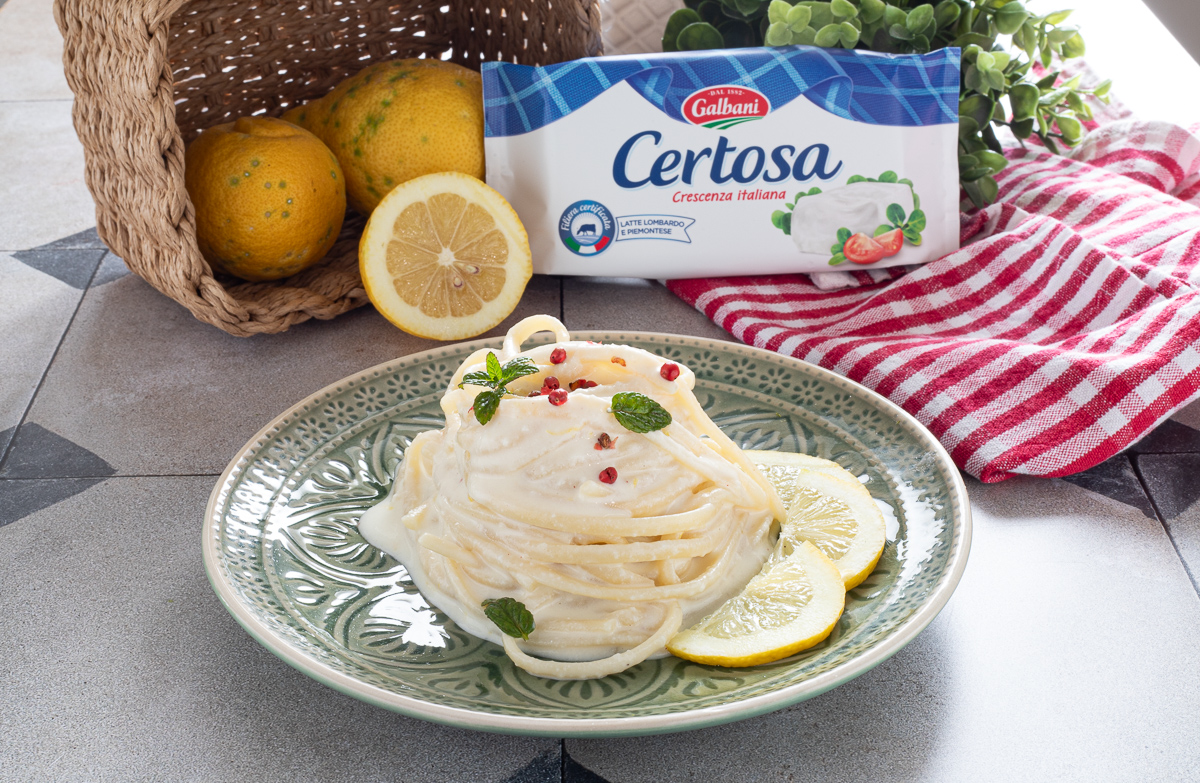 Pasta con crema de Certosa y limón