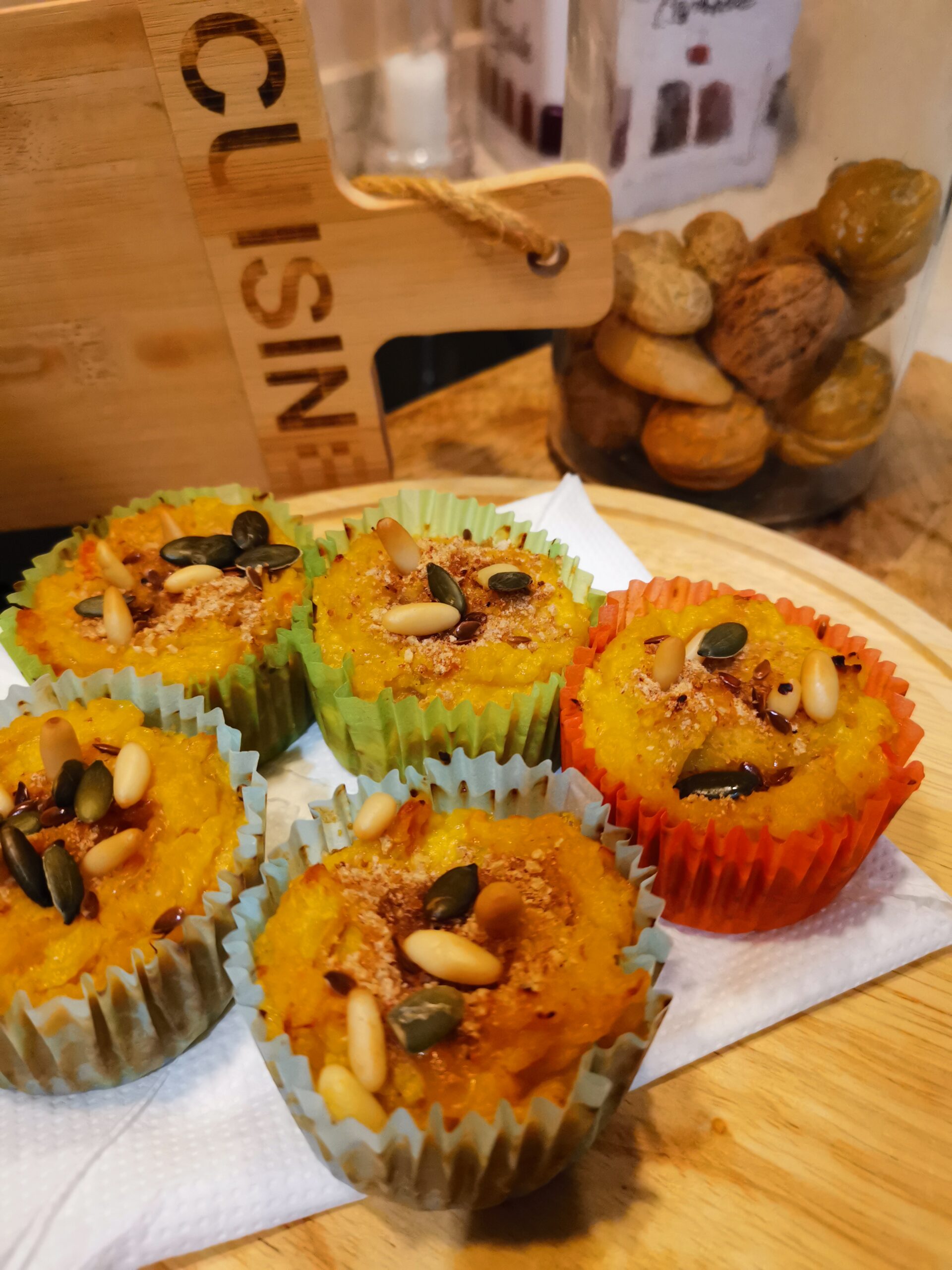 Muffins salados de hortalizas y verduras con corazón de provolone