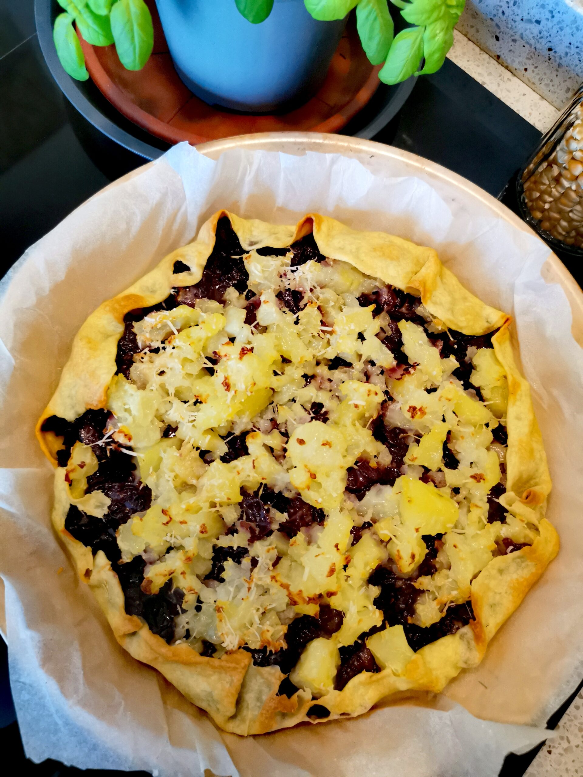 Tarta salada de patatas y col