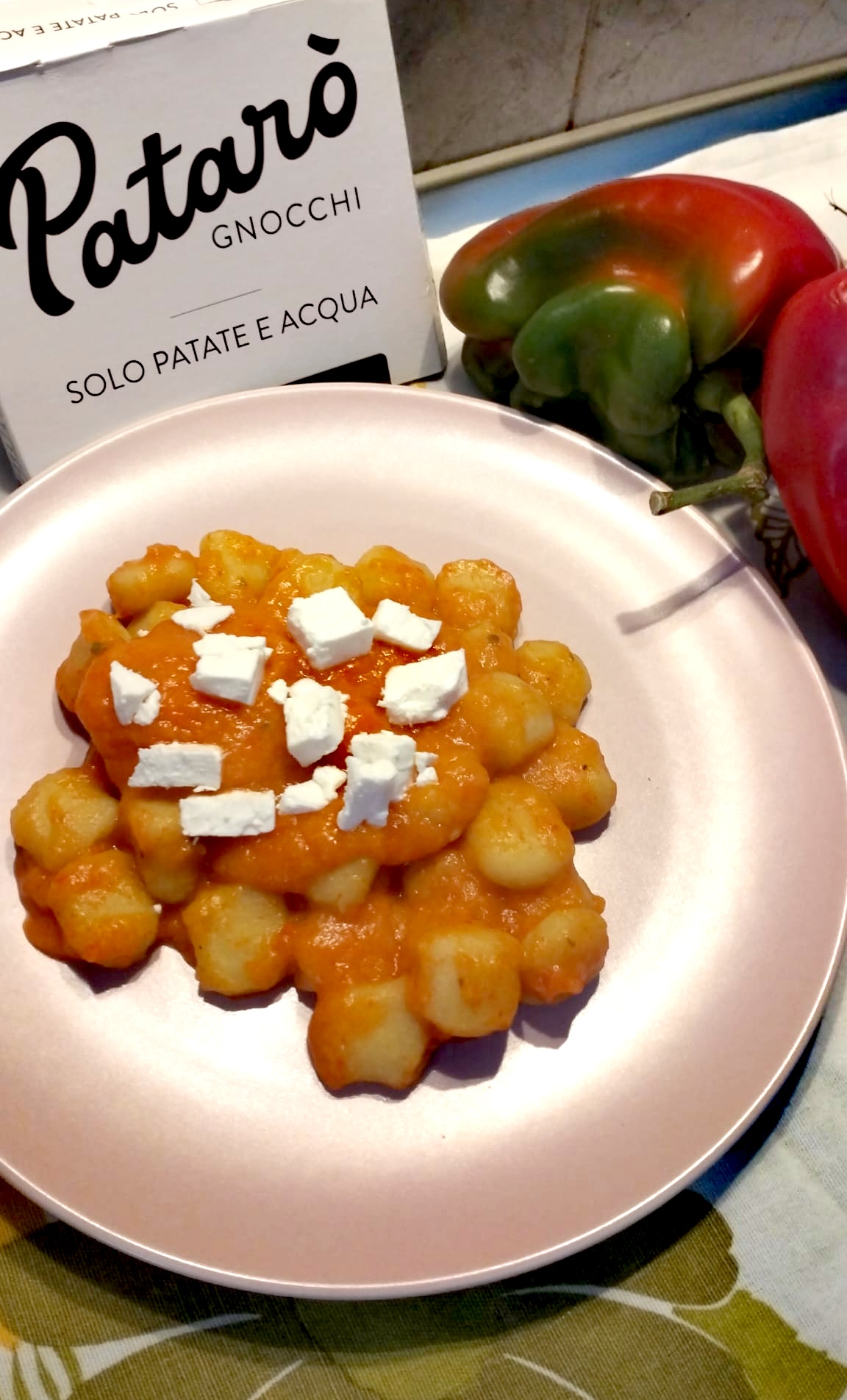 Ñoquis con crema de pimientos