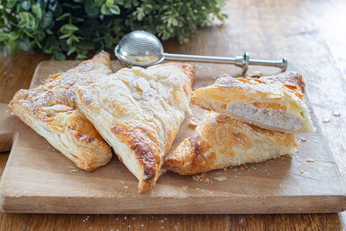 Raviole de ricotta al horno con masa de hojaldre comprada