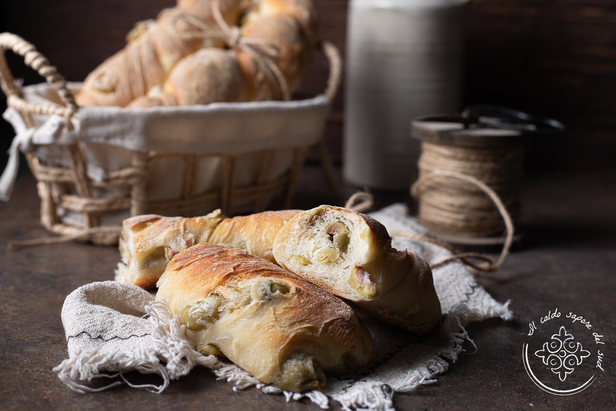 Bastoncitos de pan con aceitunas