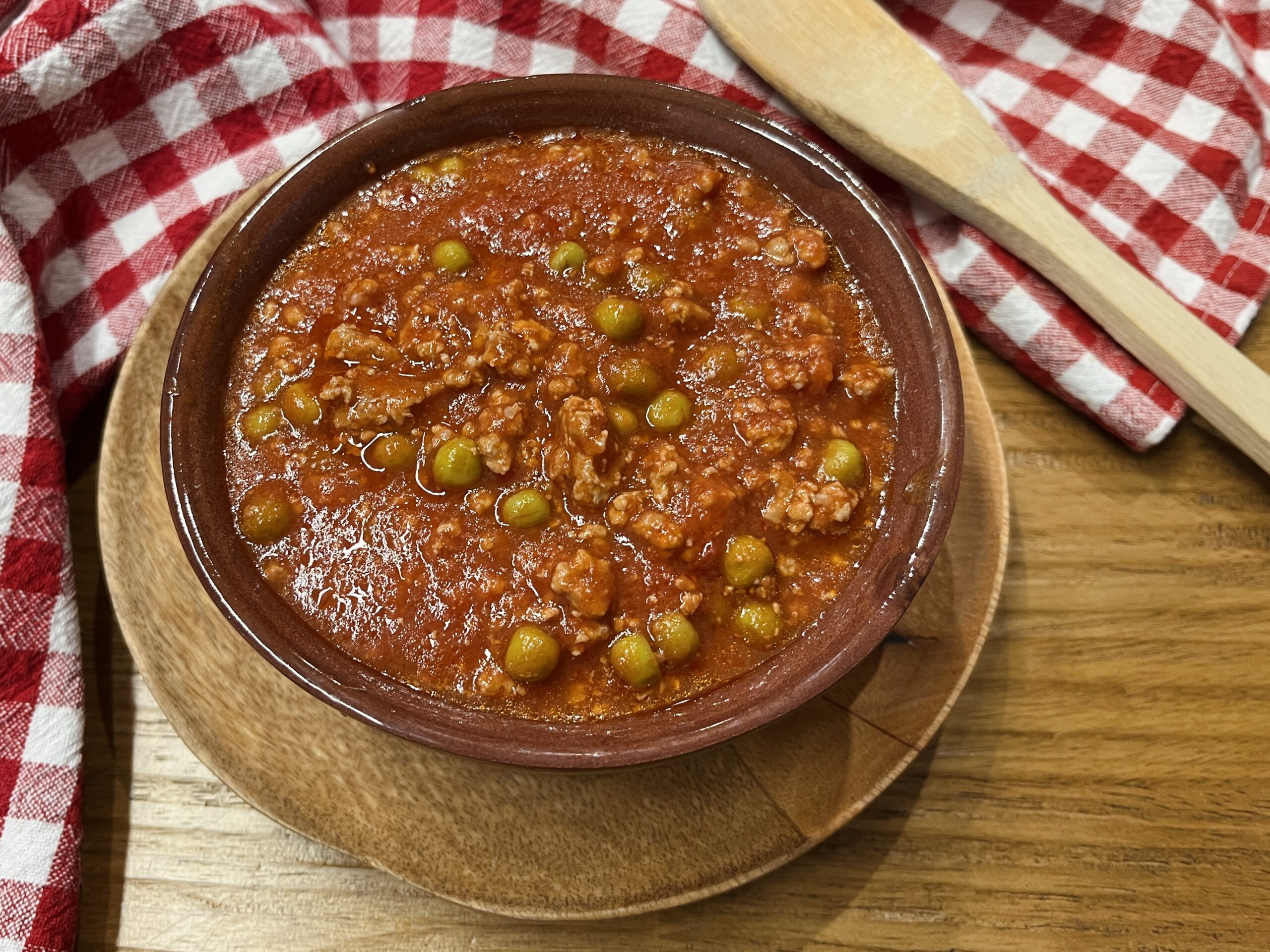 Ragú de carne y guisantes