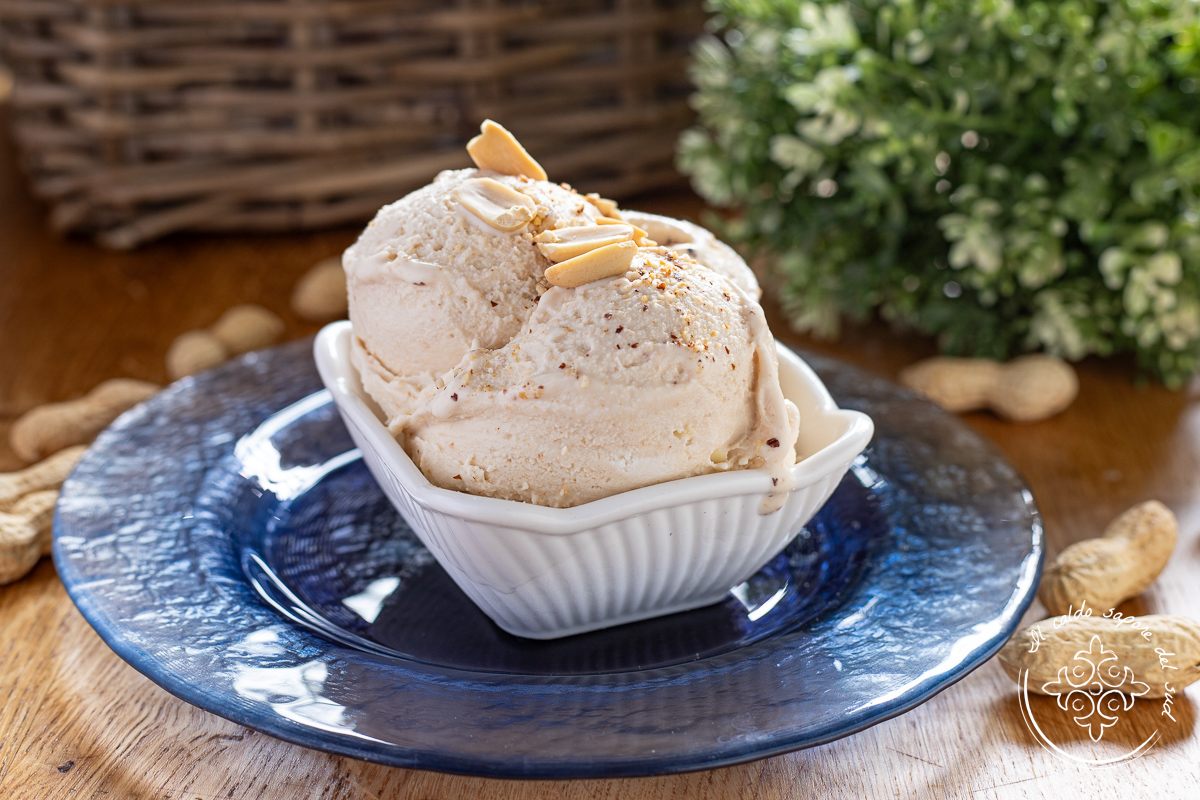 Helado de mantequilla de cacahuete con heladera