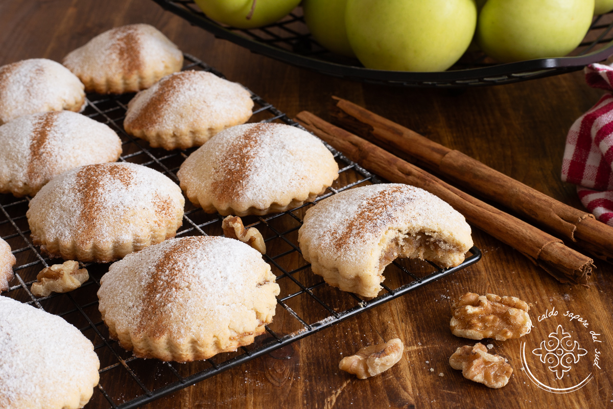 Galletas rellenas de manzana y nueces