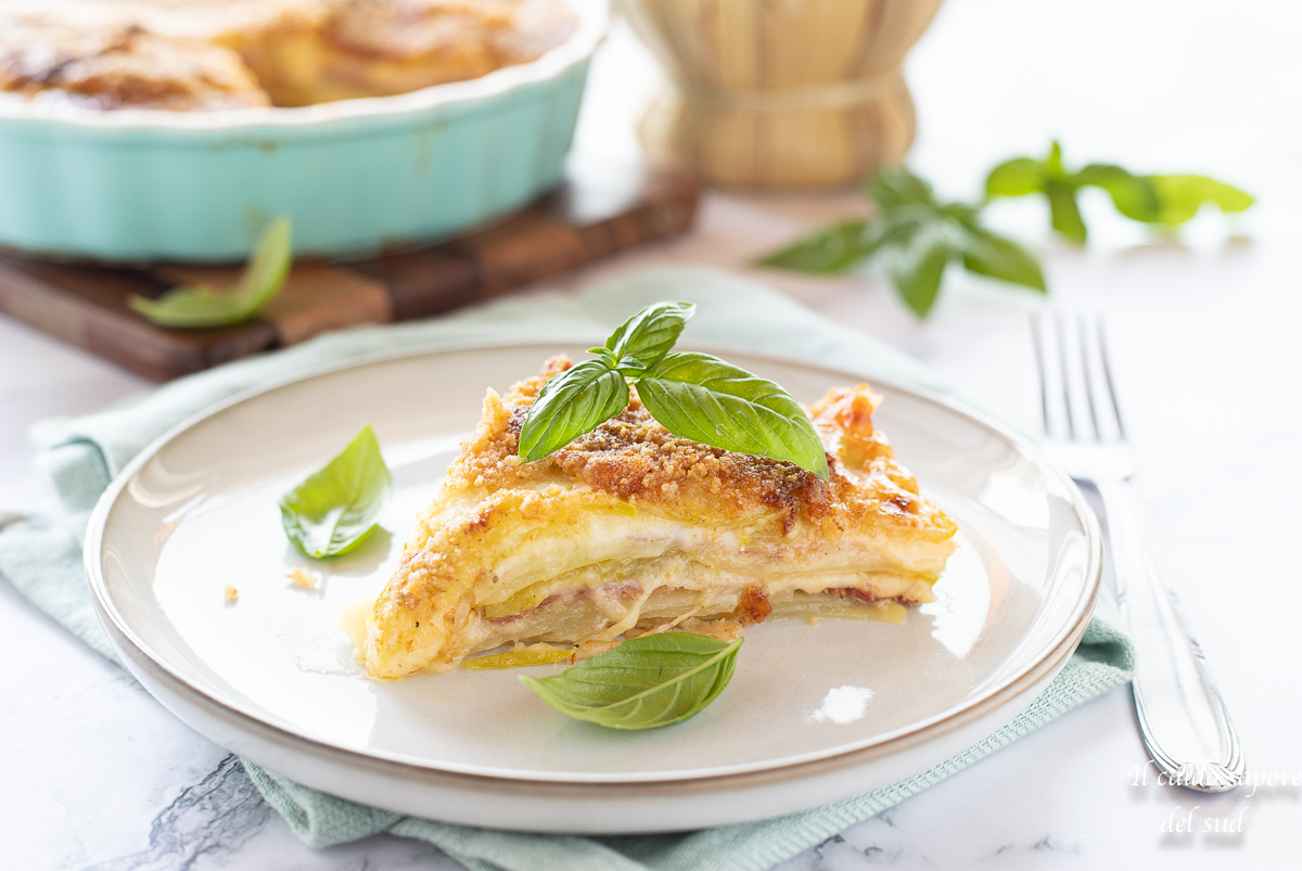 Pastel de patatas y calabacines al horno