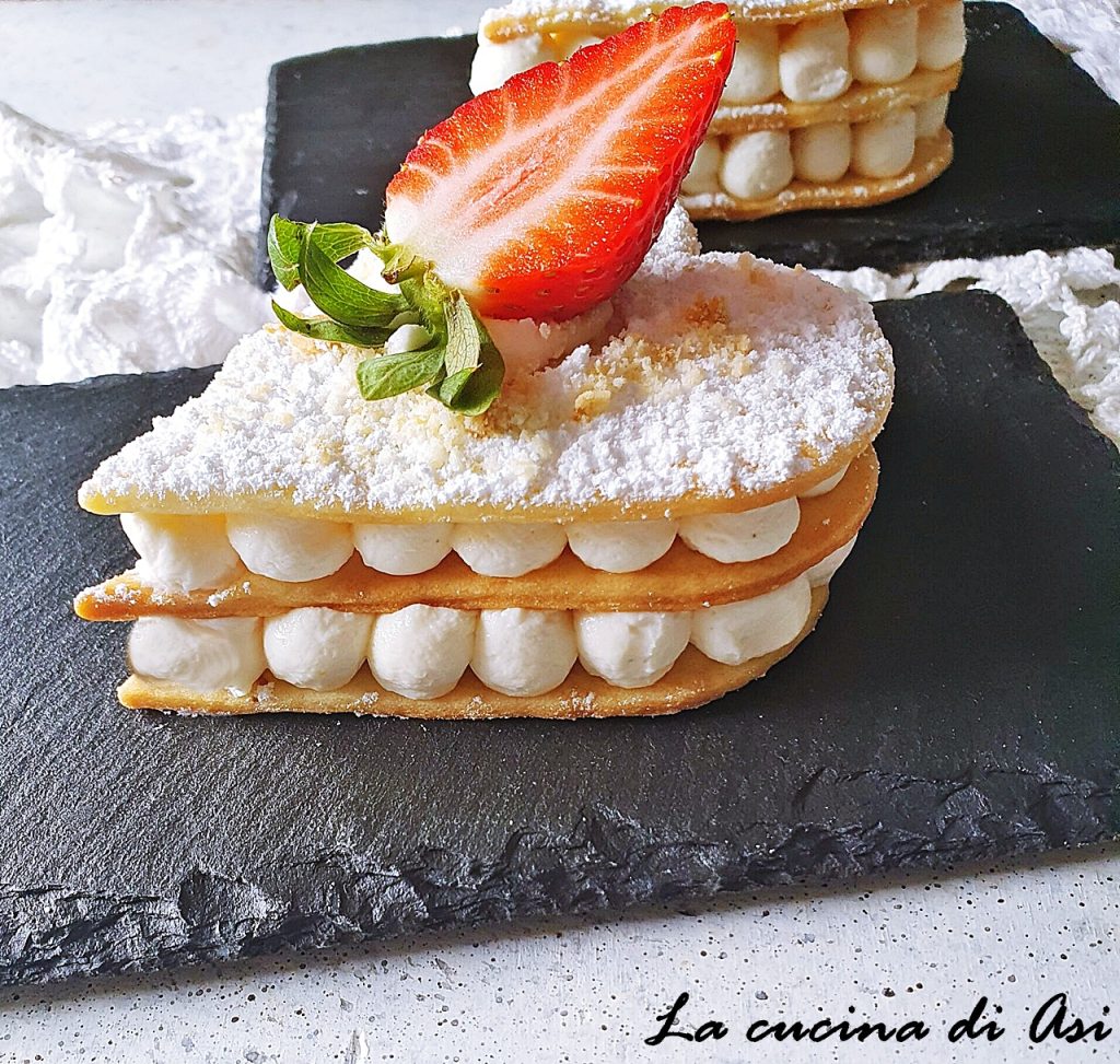 Milhojas de masa quebrada en forma de corazón