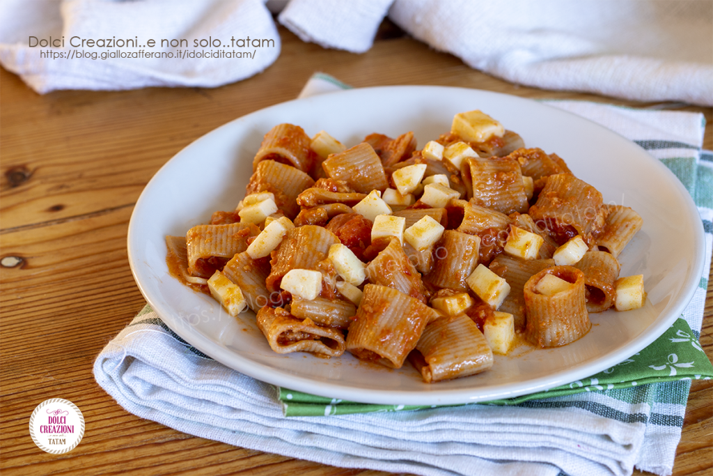 pasta al ragú de pollo y mozzarella