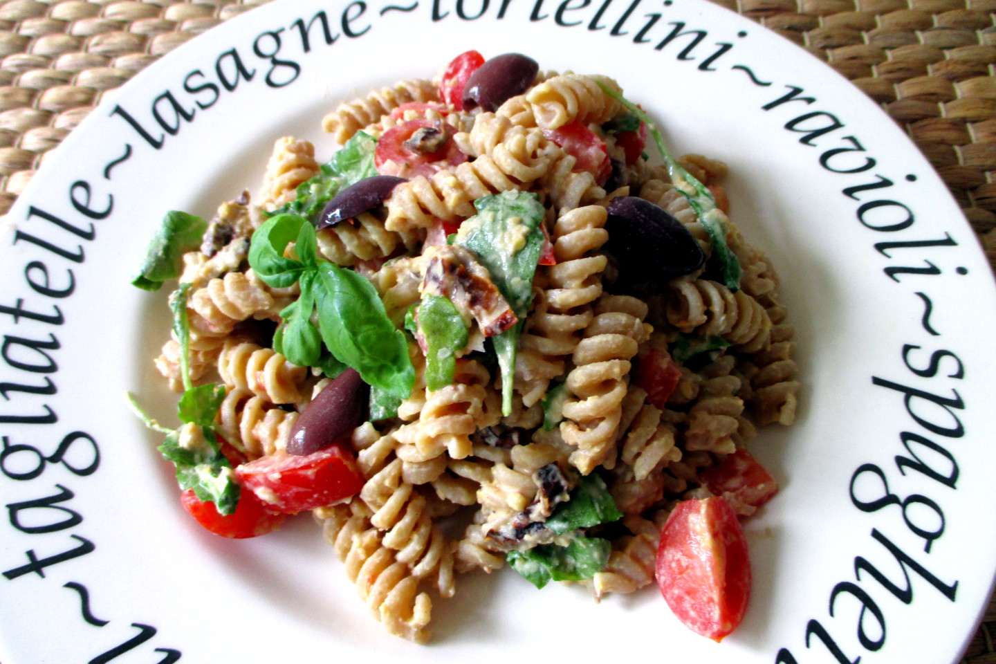 Pasta con hummus de garbanzos