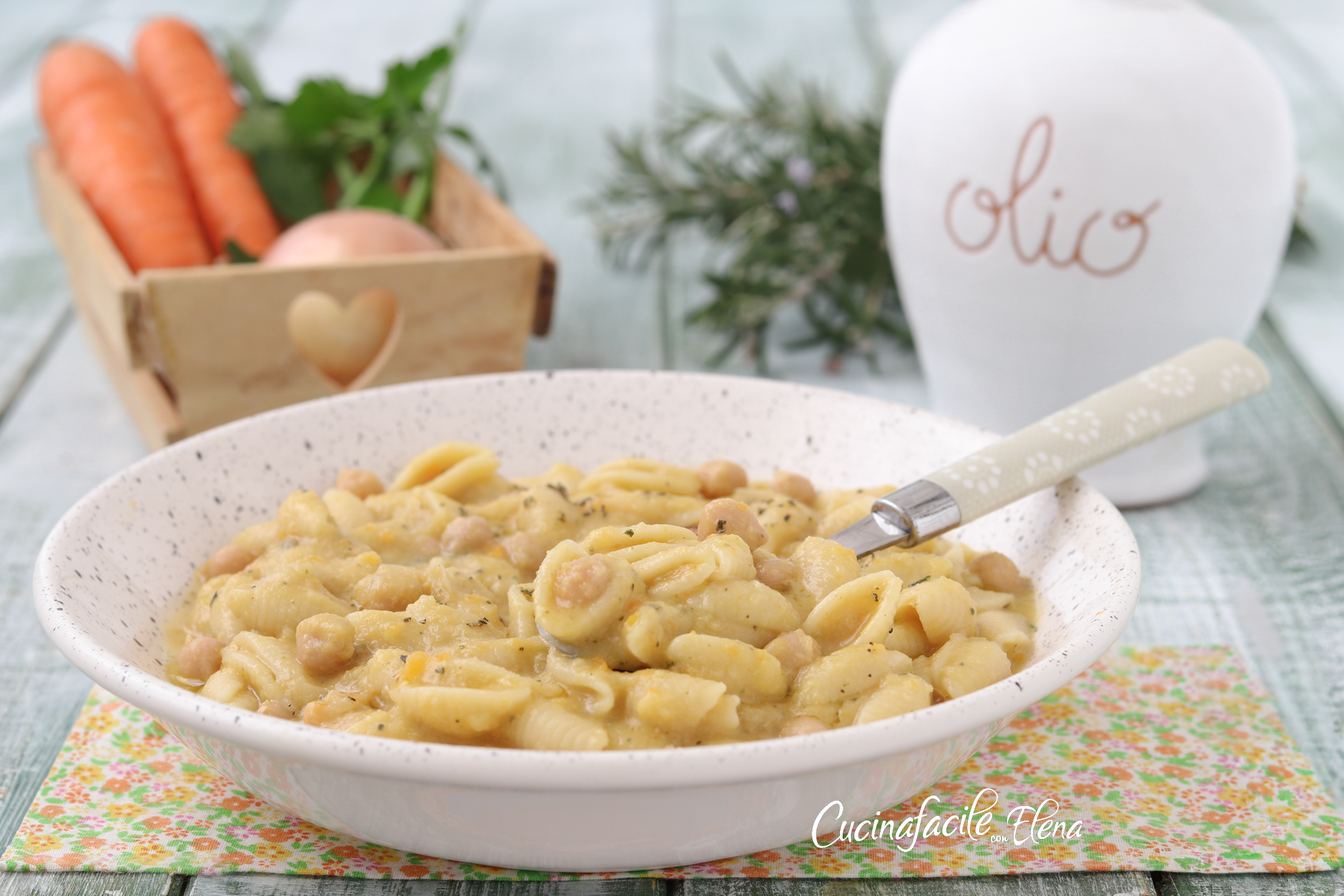 Pasta y garbanzos cremosa