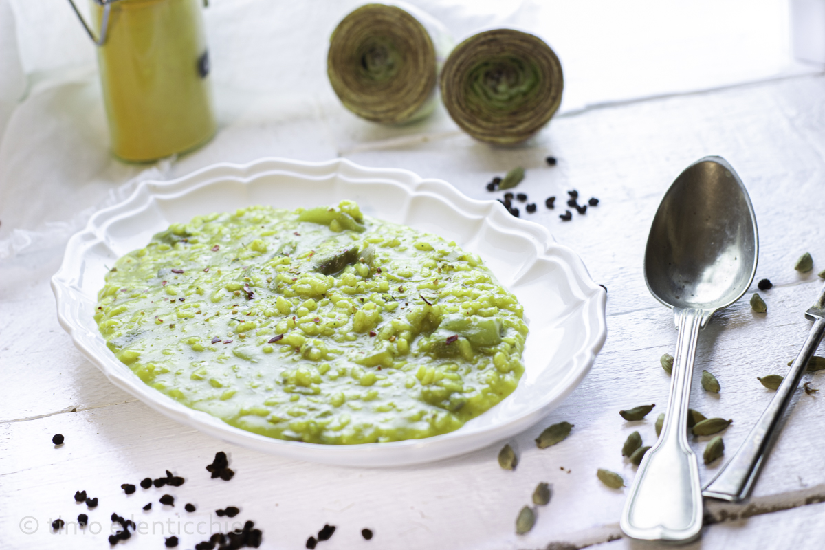 Risotto de alcachofas, cúrcuma y timut