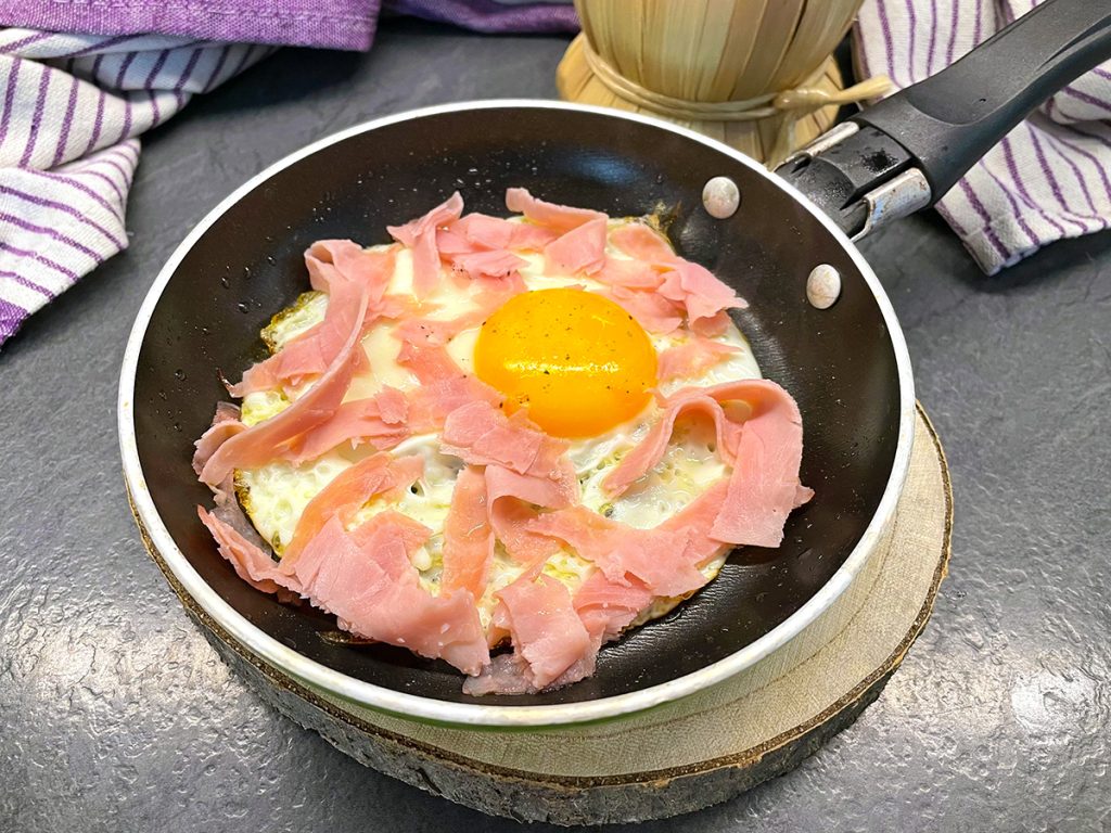 Huevos fritos con jamón
