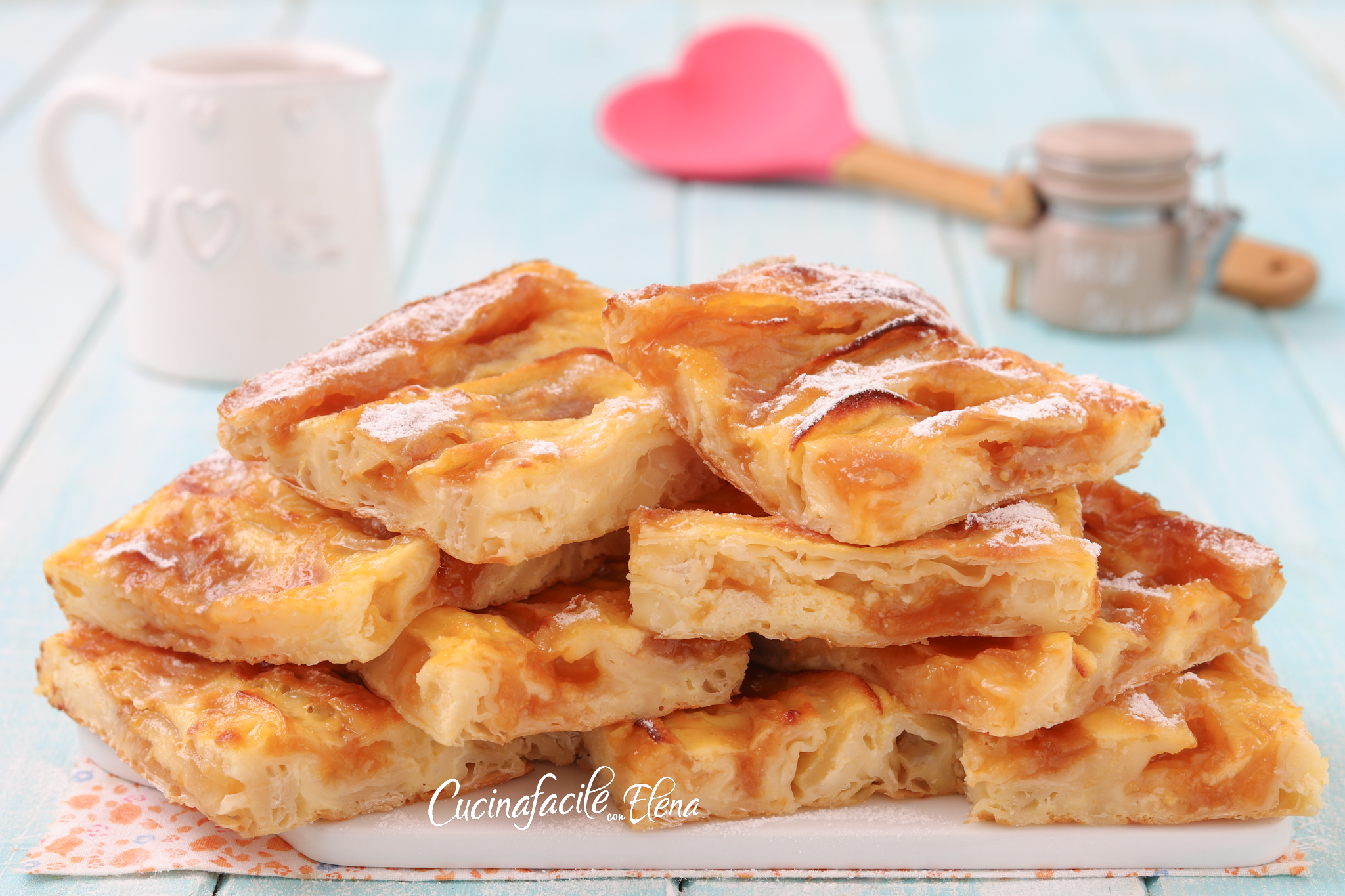Tarta de pasta filo con mermelada y manzanas