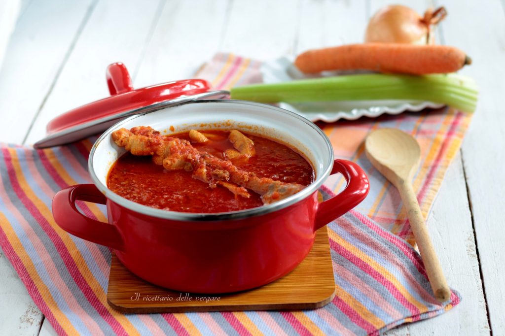 cocción-lenta-ragu-marchigiano-con-patas-de-pollo