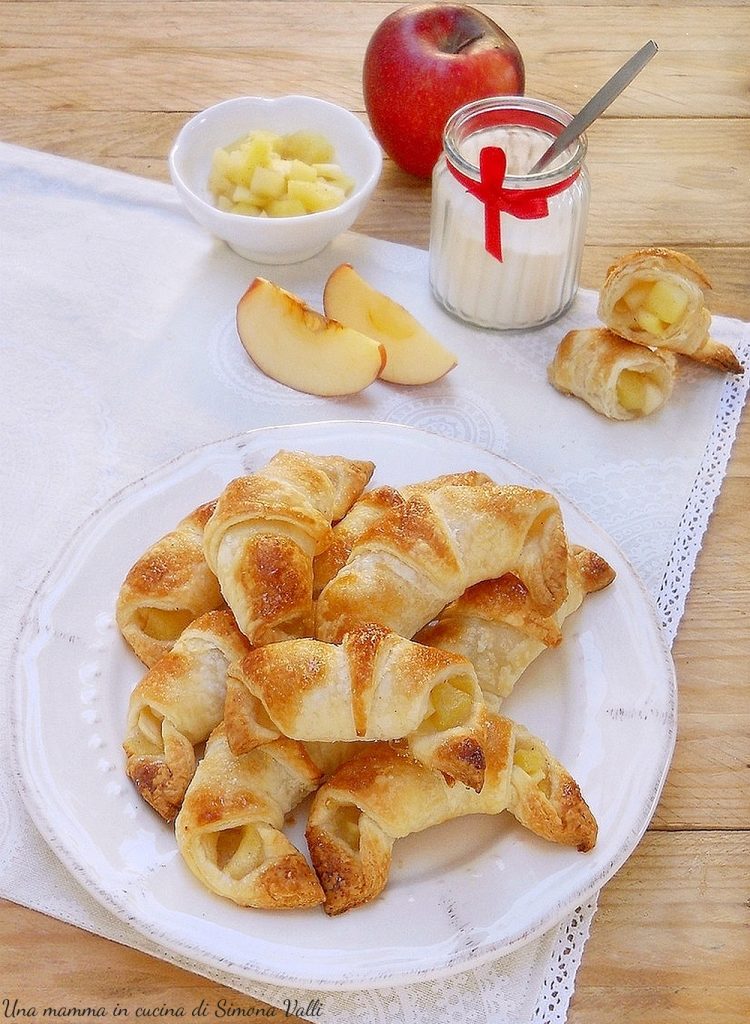 croissants de hojaldre con manzanas vert