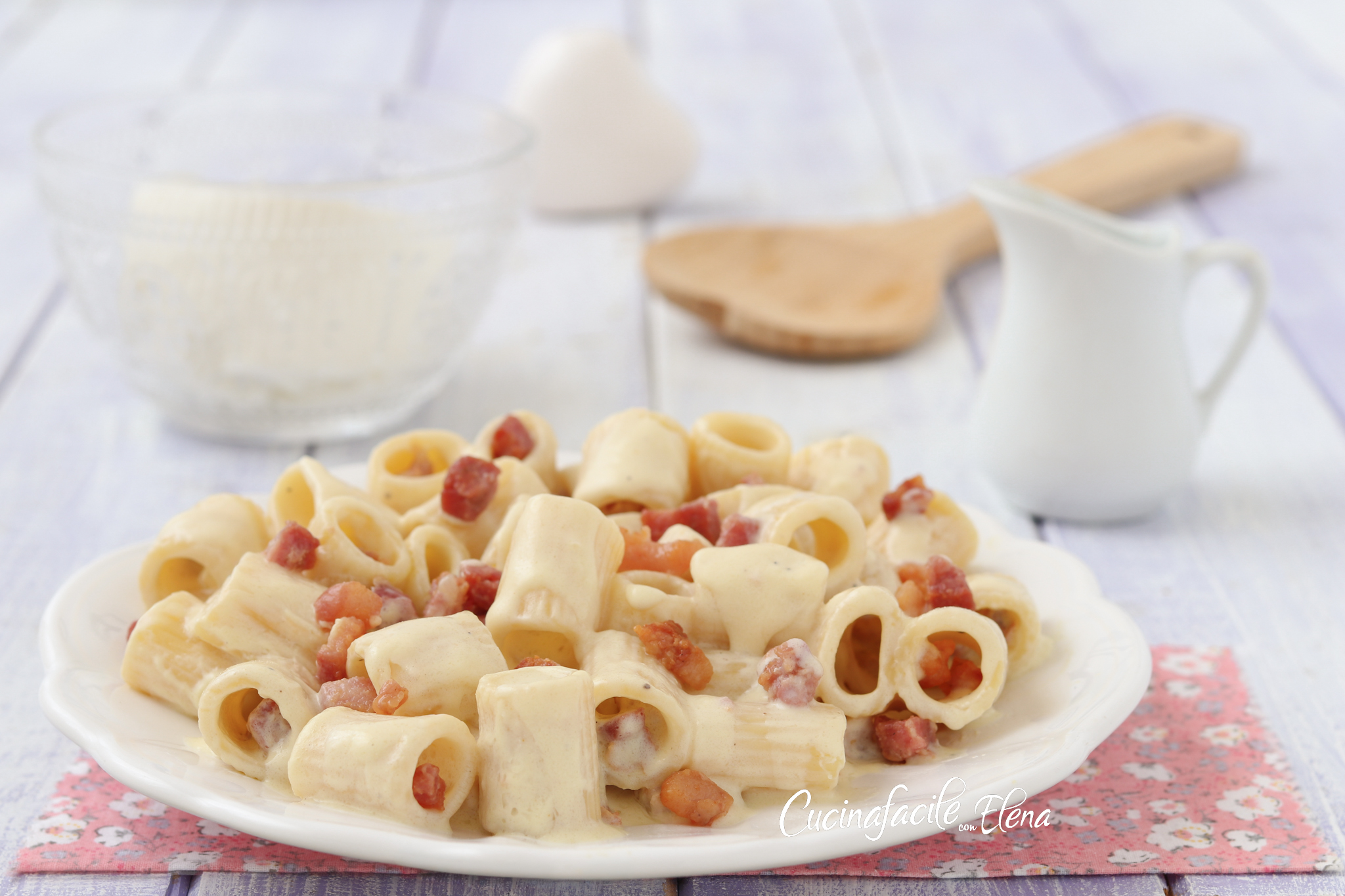 Pasta ricotta y panceta al azafrán