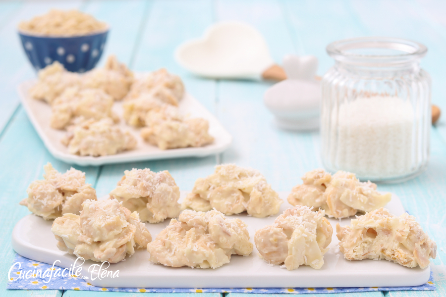 Pastelitos de coco y almendras