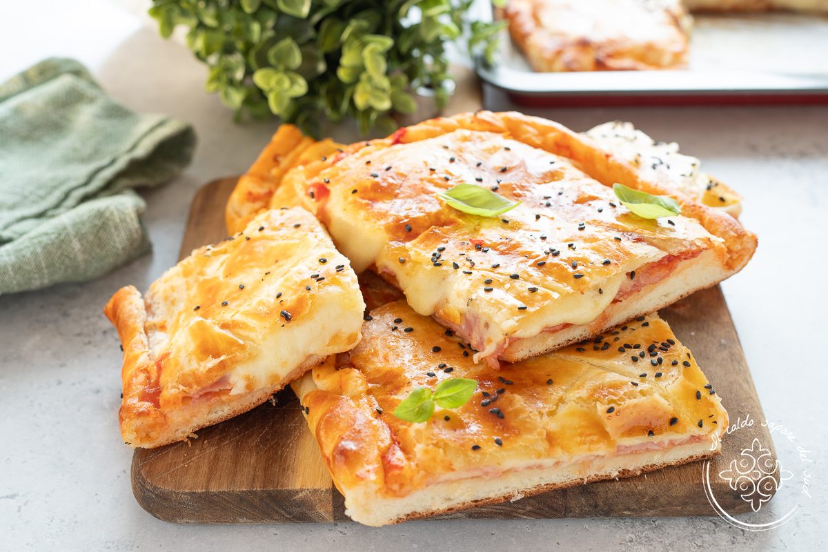 Pizza parigina con masa de hojaldre