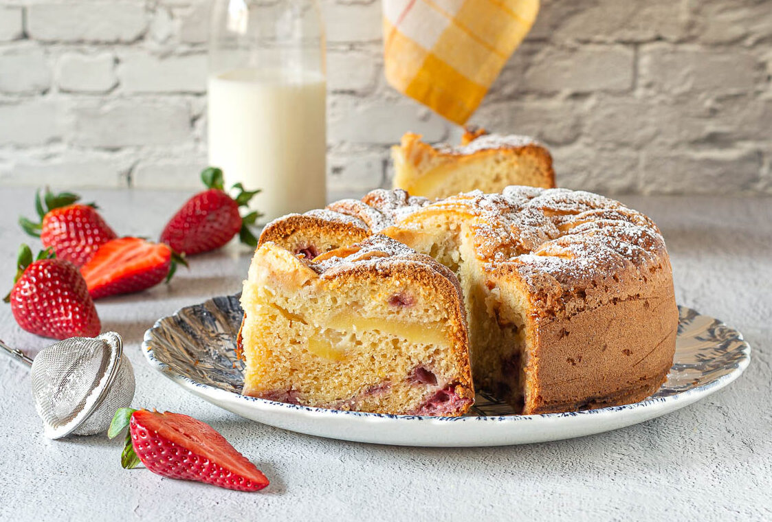 Tarta de manzana y fresas
