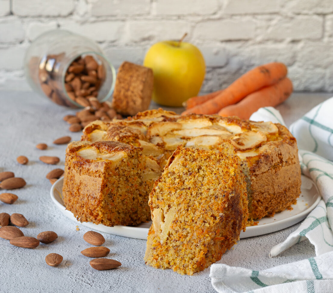 Tarta de zanahoria, almendras y manzana