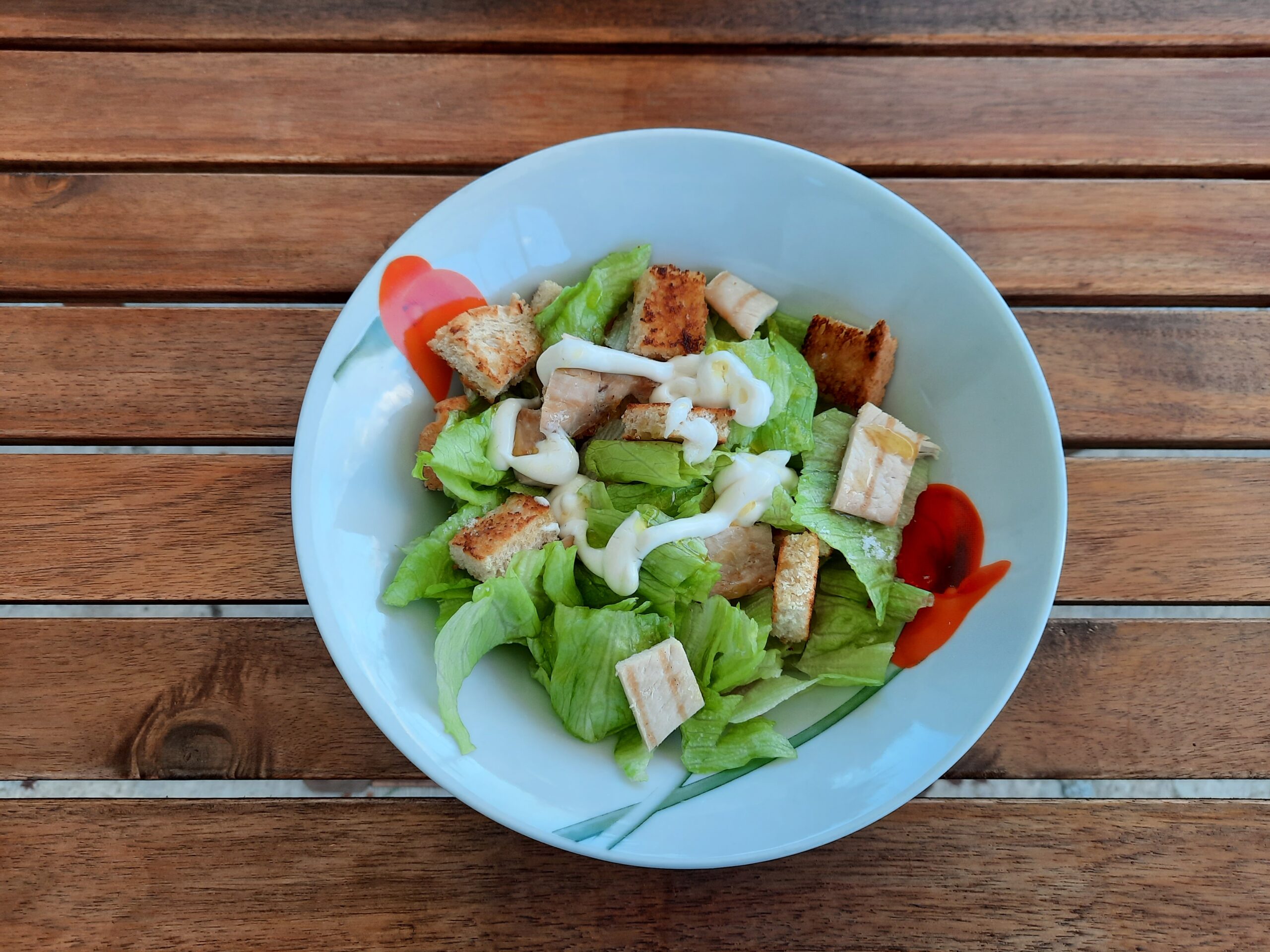 Ensalada César con pollo