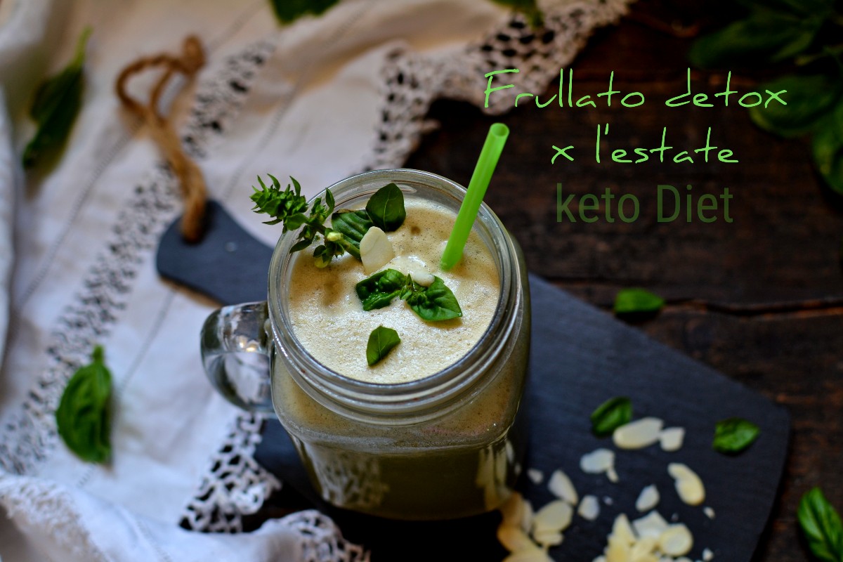 Batido detox frío con almendras, albahaca y mil propiedades