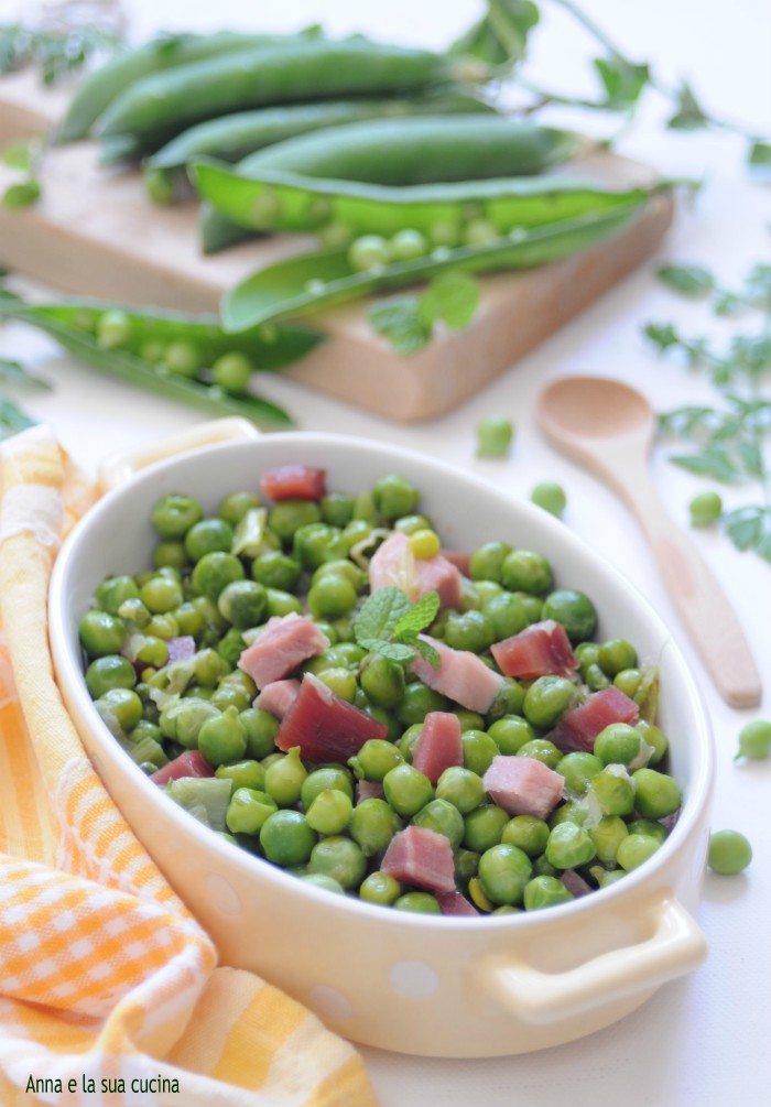 Guisantes con jamón cocido y crudo