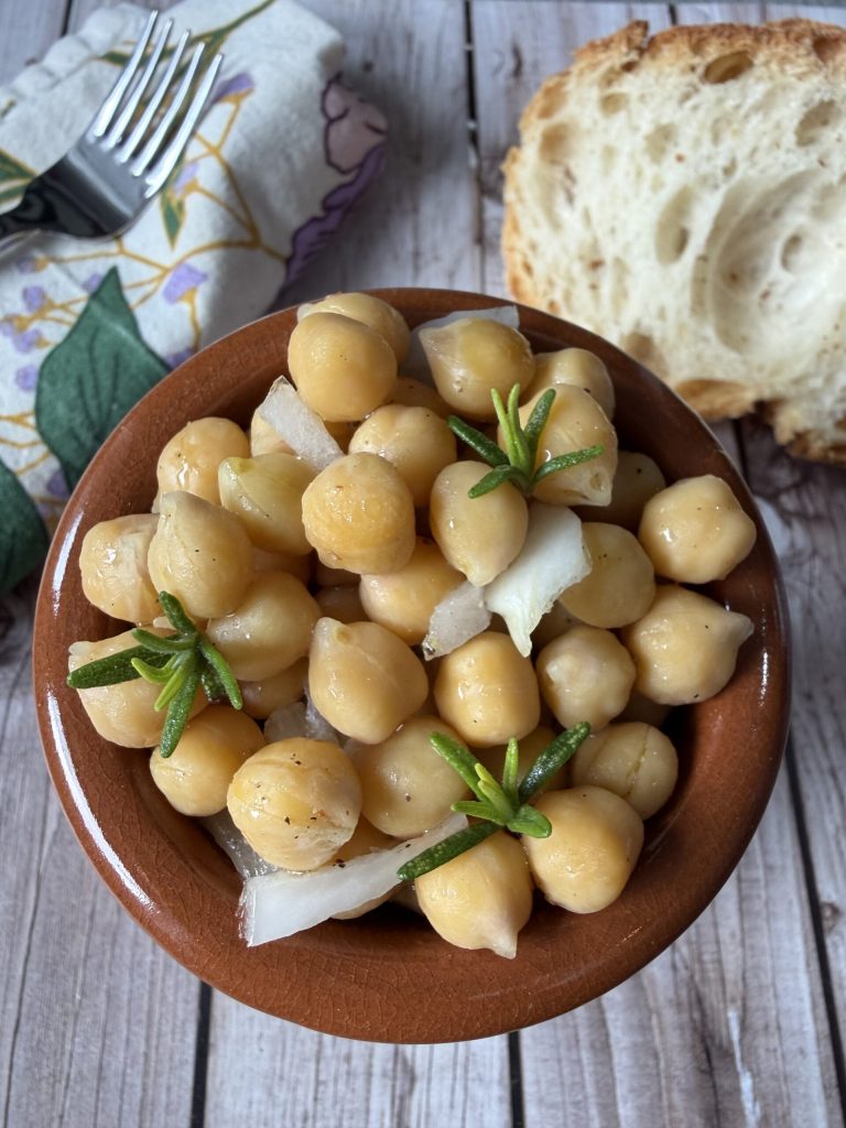 Receta de garbanzos aliñados sencillos caseros