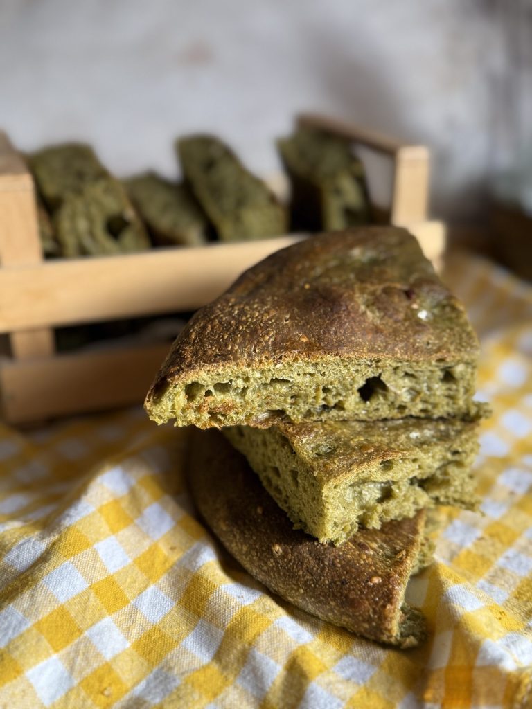 schiacciata de col negra con masa madre
