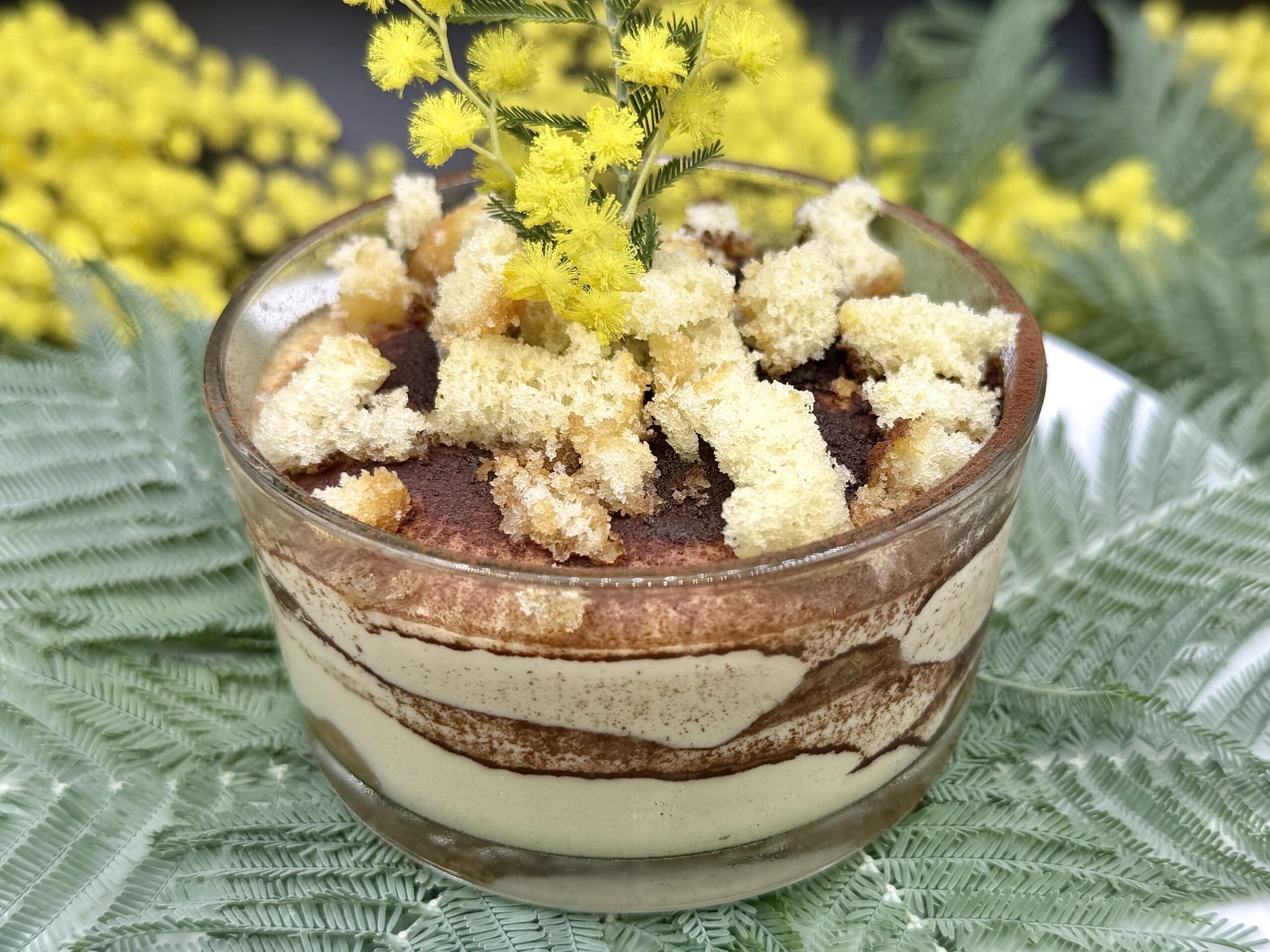 Tiramisú mimosa individual: el postre de última hora perfecto para el 8 de marzo