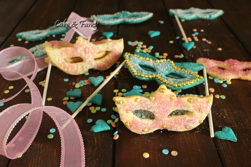 Mascarillas de carnaval de masa quebrada