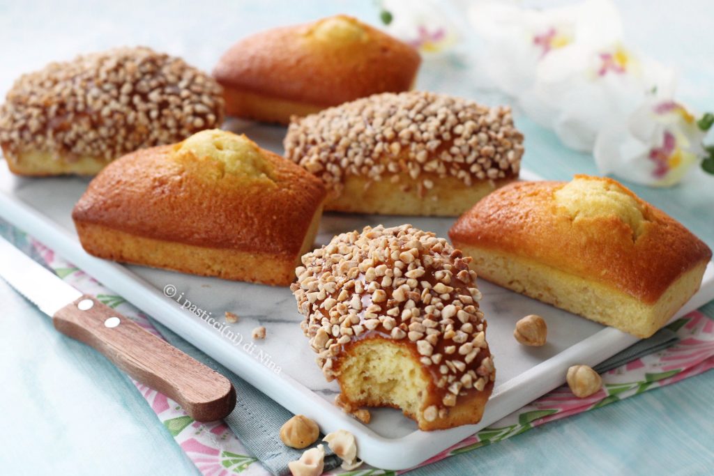 Mini plumcake de avellanas sencillos, aromáticos y esponjosos i pasticcini di Nina