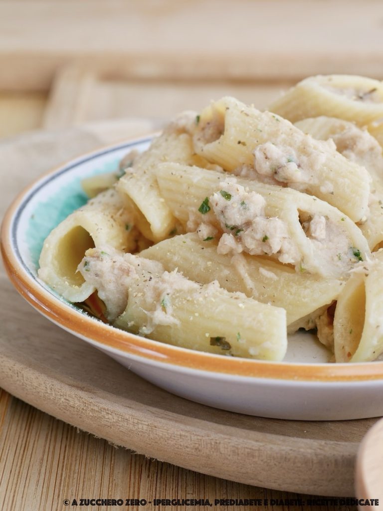 Pasta con crema de atún ligera