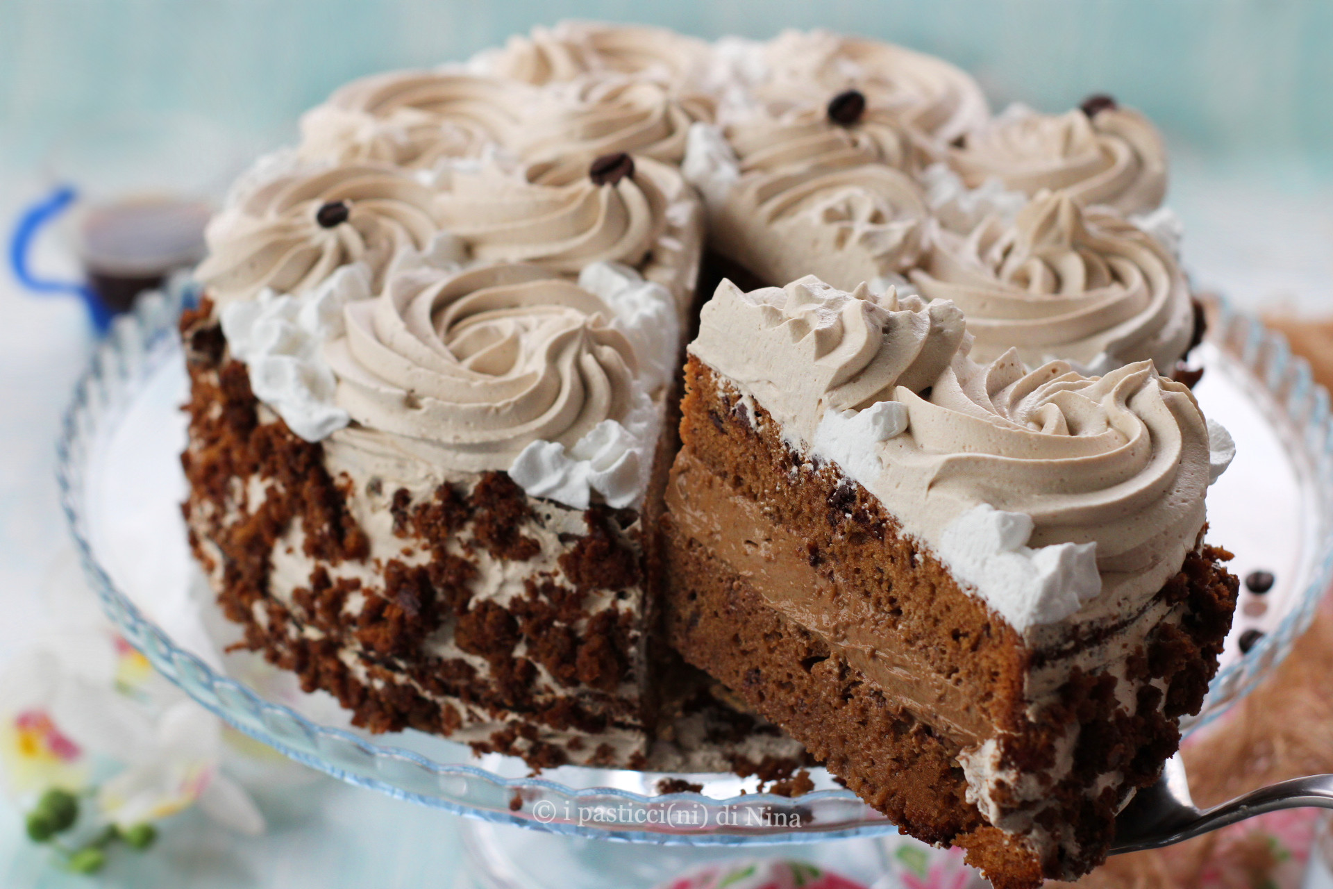 TARTA DE CAFÉ CON CREMA Y NATA