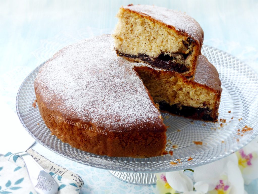 Tarta esponjosa con pudín receta dulces i pasticcini di Nina relleno de chocolate