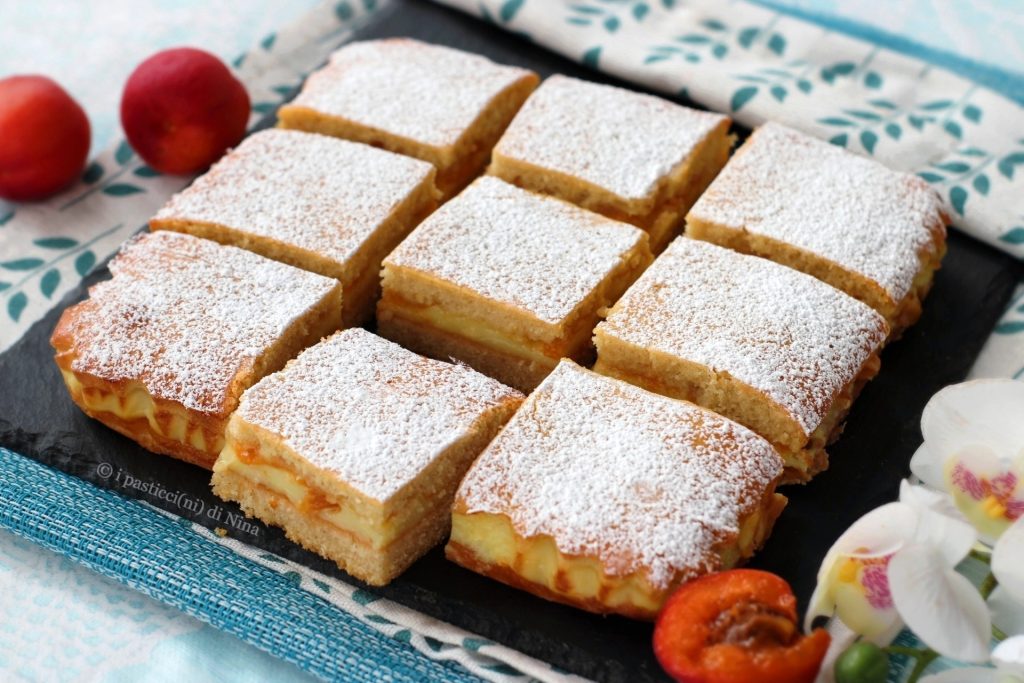 Tarta vertida con crema pastelera y mermelada o confitura preferida i pasticcini di Nina